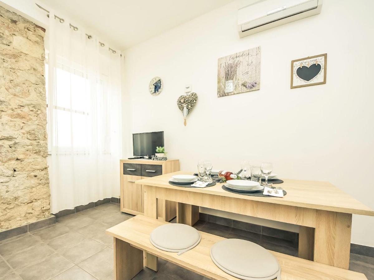 Apartment Snjezana-3 By Interhome Карлобаг Экстерьер фото