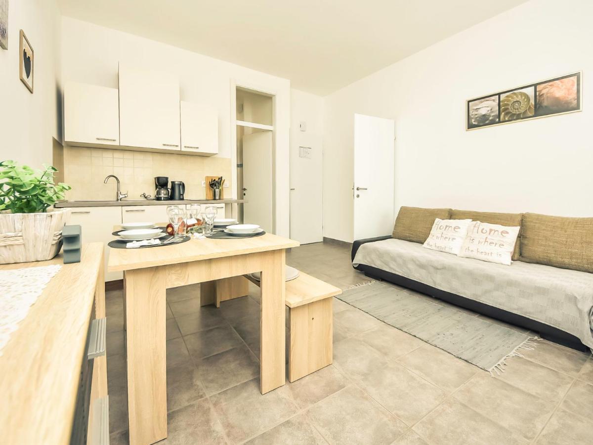 Apartment Snjezana-3 By Interhome Карлобаг Экстерьер фото